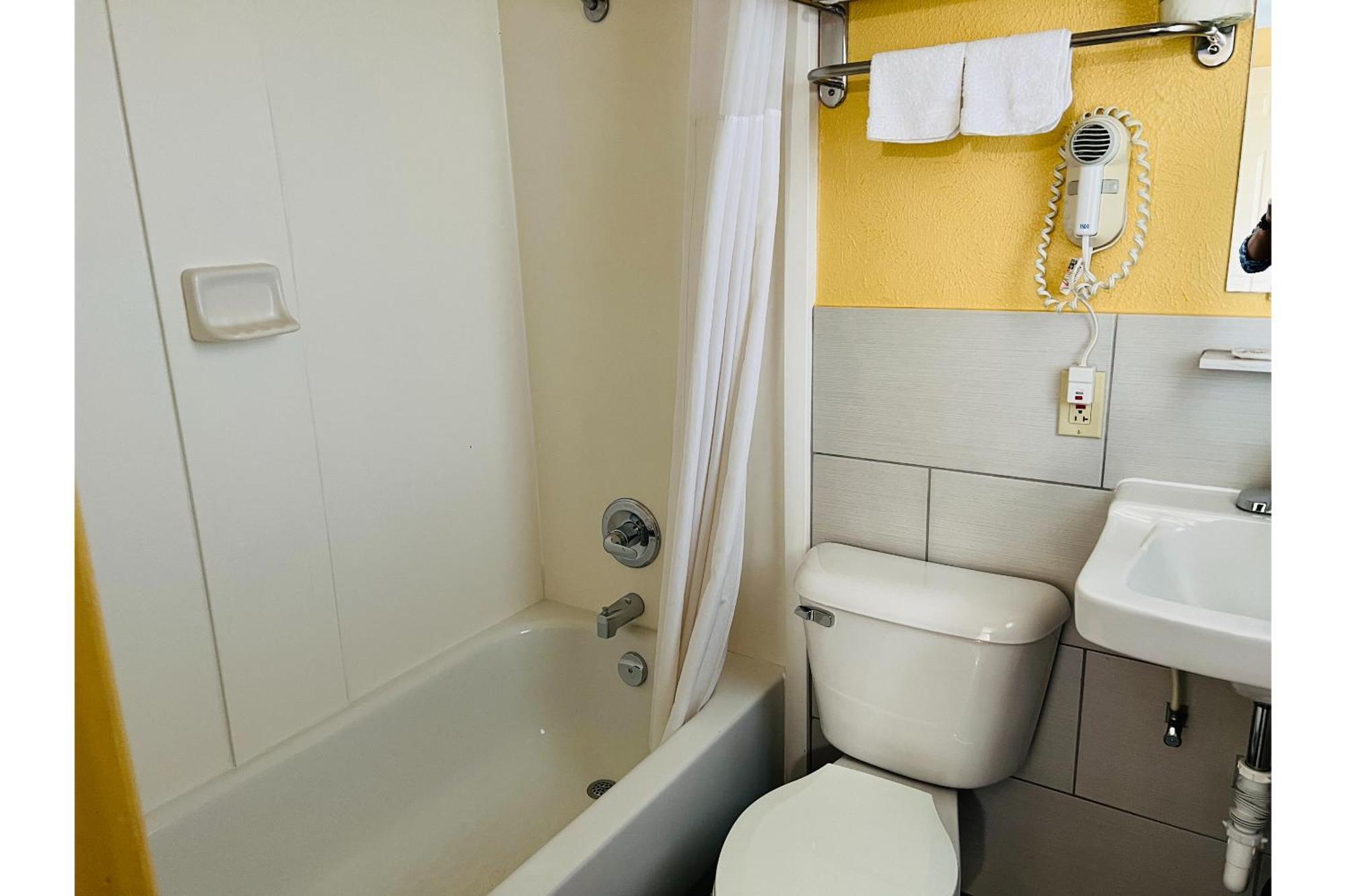 Millbury Budget Inn Motel Toledo Perrysburg I-280 المظهر الخارجي الصورة