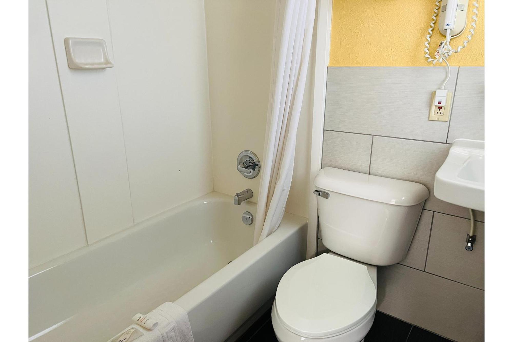 Millbury Budget Inn Motel Toledo Perrysburg I-280 المظهر الخارجي الصورة