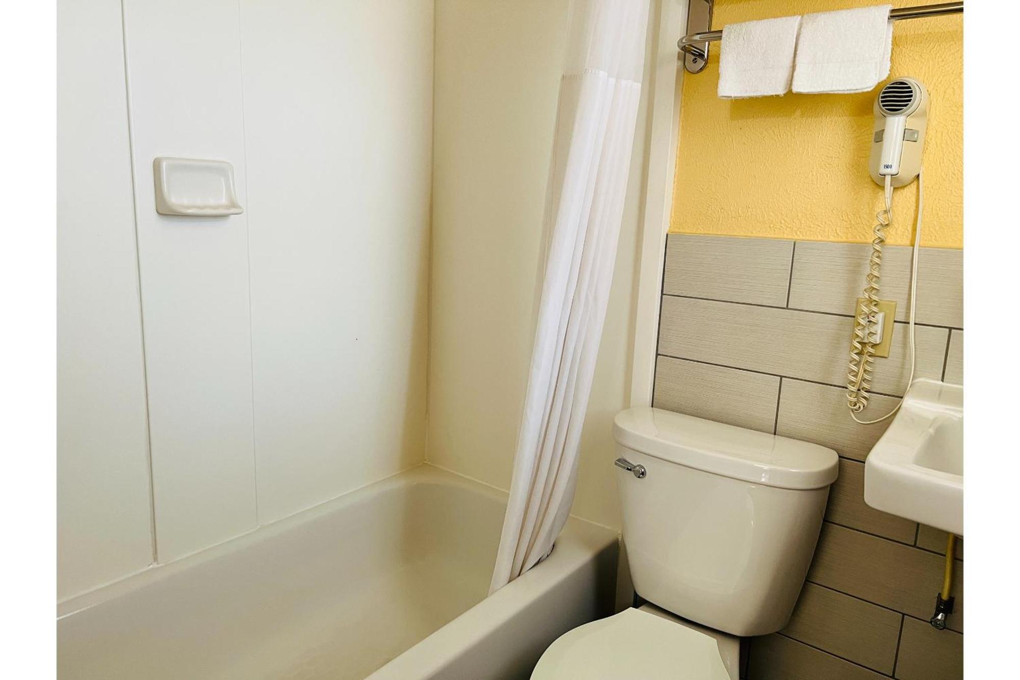 Millbury Budget Inn Motel Toledo Perrysburg I-280 المظهر الخارجي الصورة